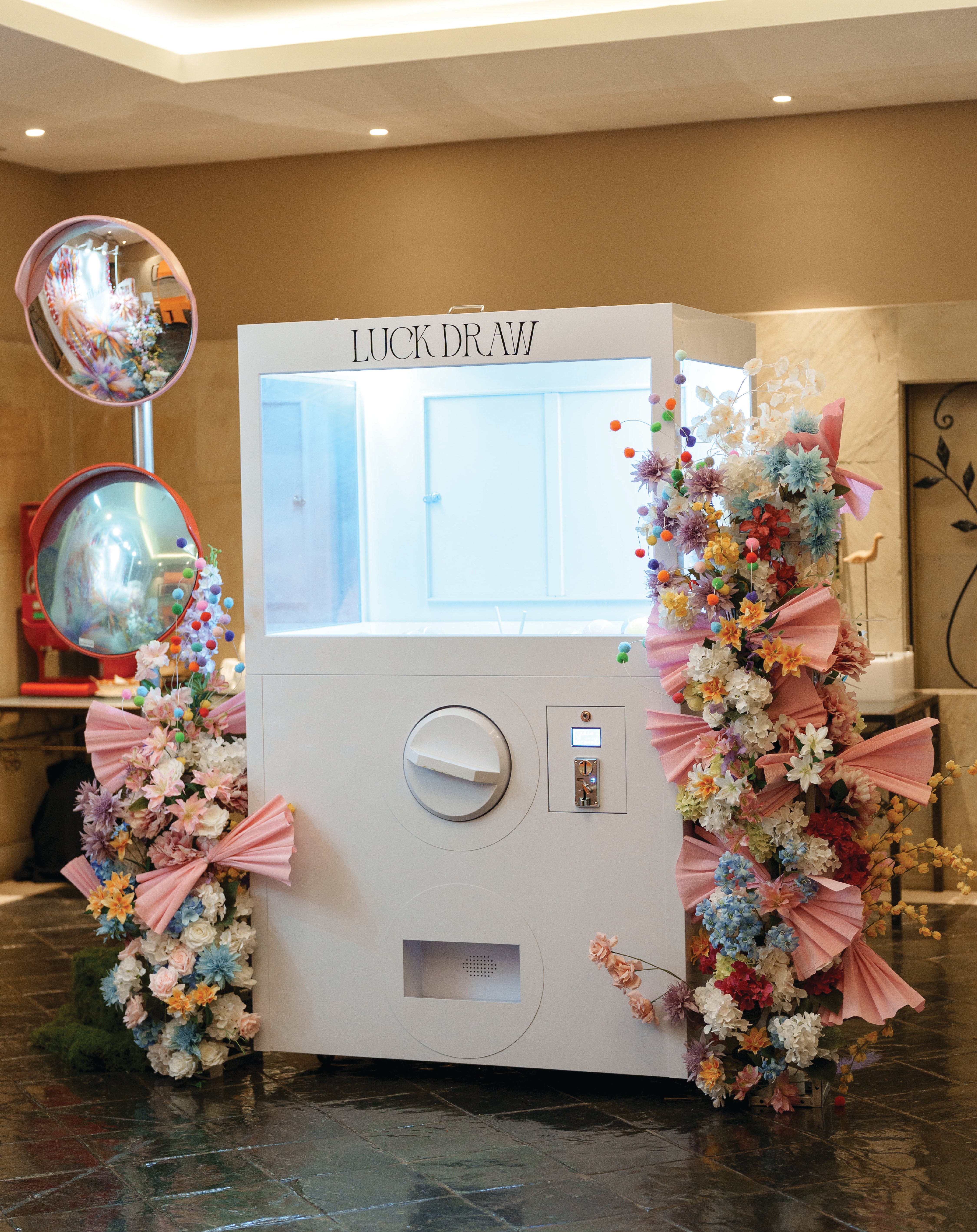 Gashapon Machine - Lucky Draw/ Game Booth Rental